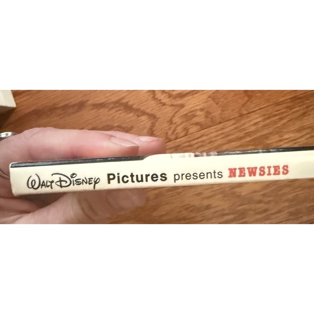 NEWSIES Jonathan Fast Movie Novelization Walt Disney (1992) 1st Printing Scarce! - Picture 8 of 16